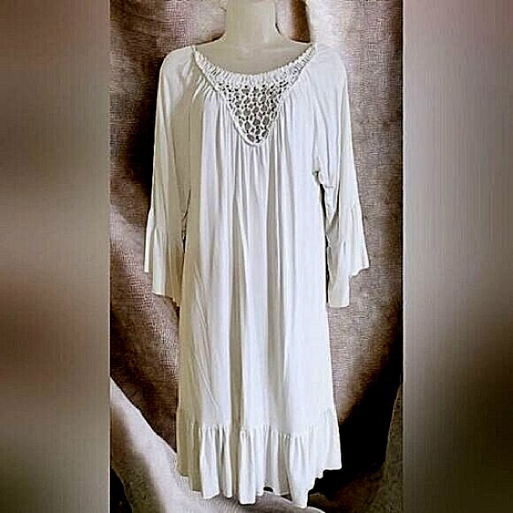 DRESS by  FIG & VINE SILVER  Embellished beads, detailed WHITE MIDI MEDIUM